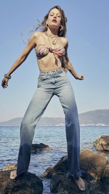 Serenay Sarıkaya nude photo 13