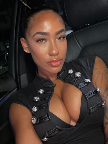 Serenity Grace Hot (9 photos)