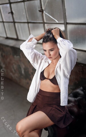 serinaydinlik nude photo 9