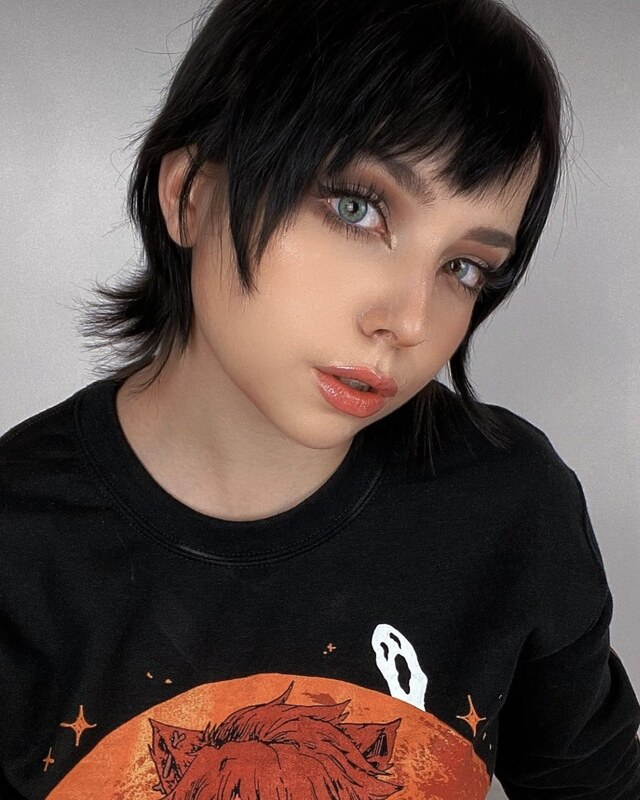 Serinide Social Media Thread nude photo 2