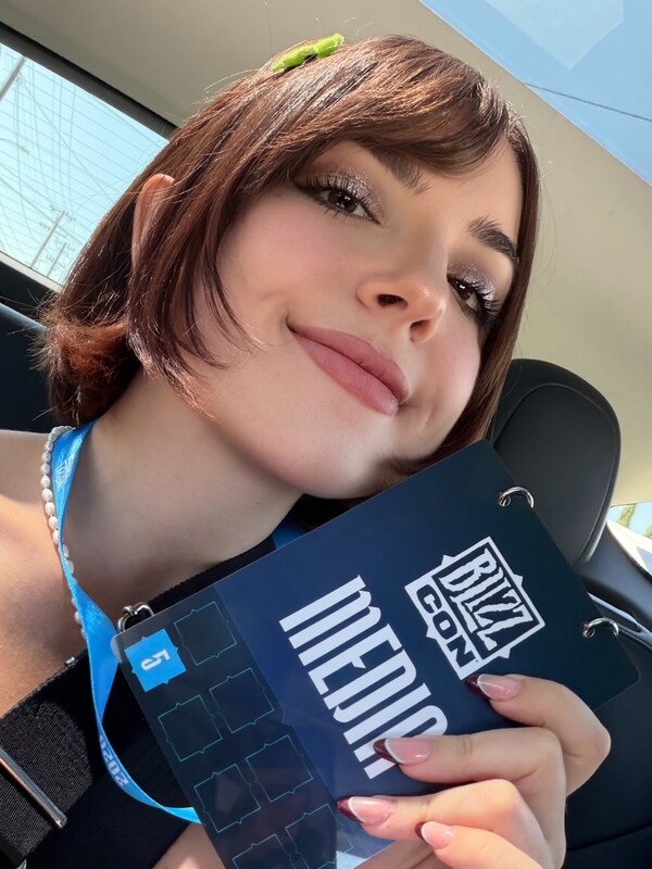 Serinide Social Media Thread nude photo 1