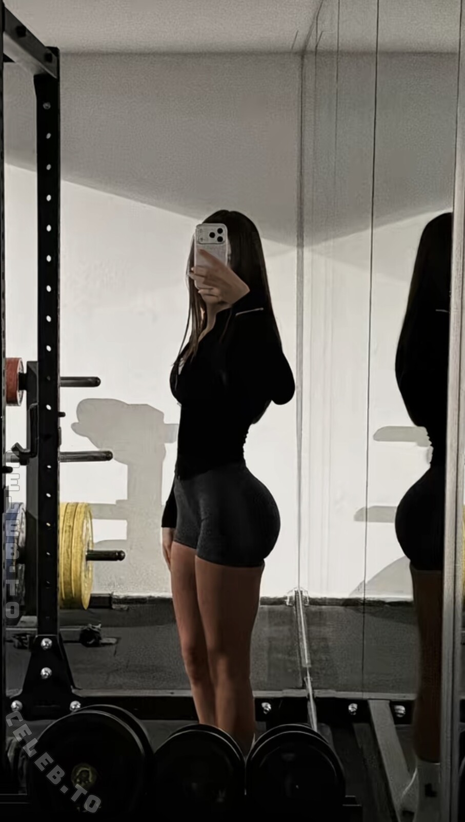 Serra.tzcn nude photo 7