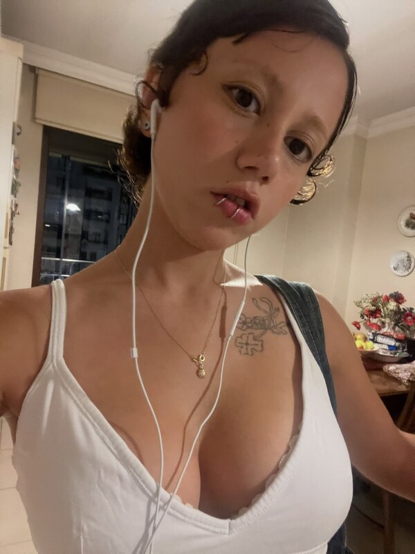 Sevval Candas nude photo 6