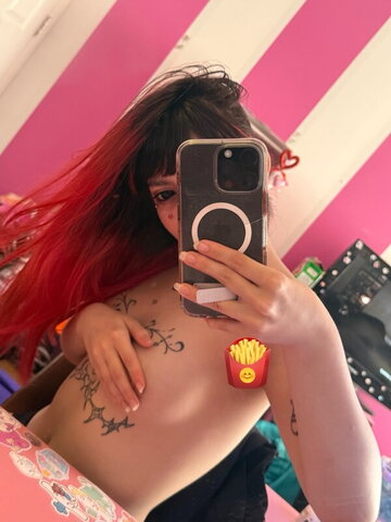 Sexwitaprincess nude photo 1