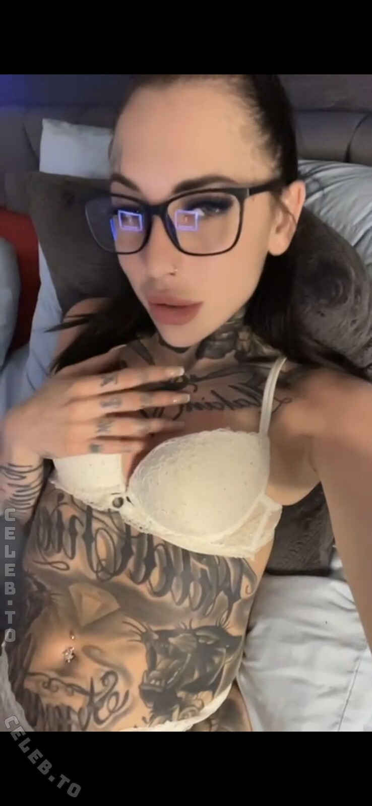 Sexy Benzi nude photo 5