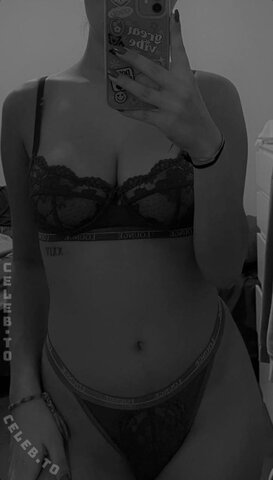 Shabenai nude photo 27