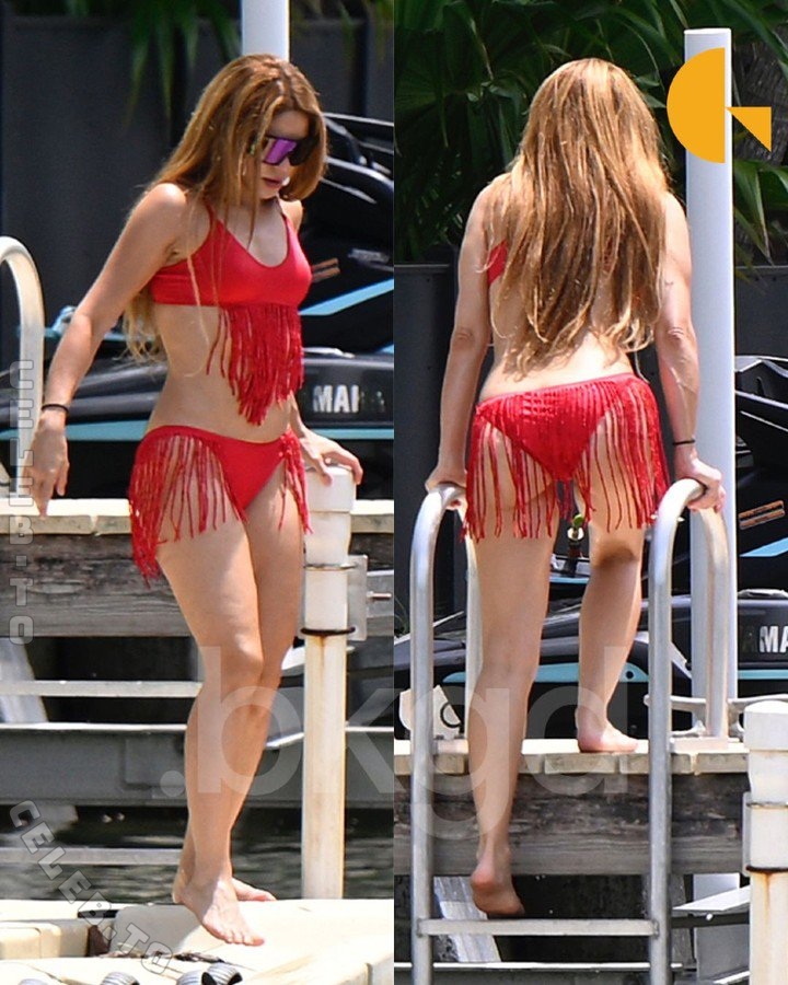 Shakira nude photo 5