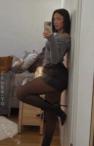 shakiravv nude photo 20