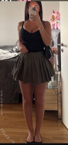 shakiravv nude photo 5