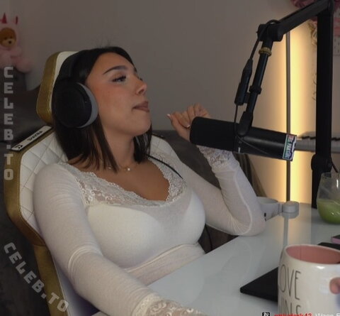 shakiravv nude photo 63