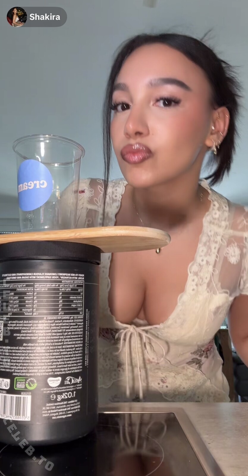 shakiravv nude photo 14