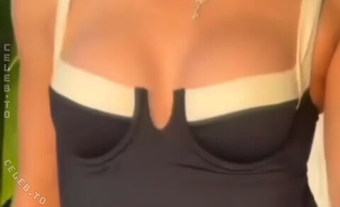 Shania Geiss nude photo 9