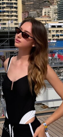 Shania Geiss photo 2