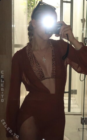 Shania Geiss photo 2