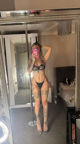 Shania Howard nude photo 8