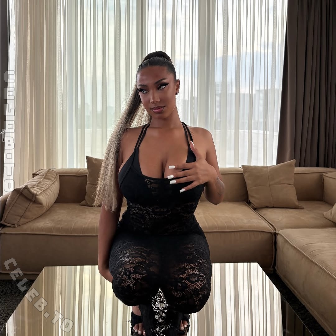 shaniaa.d1or nude photo 6