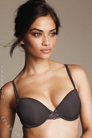 Shanina Shaik nude photo 12