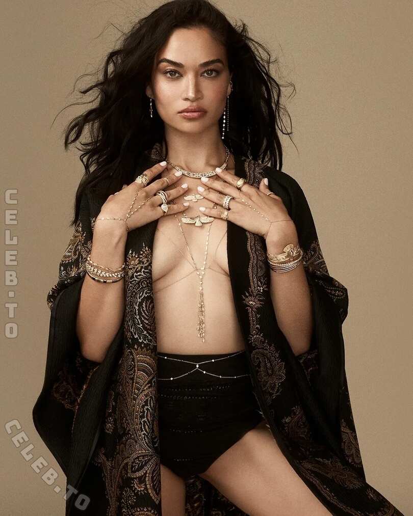 Shanina Shaik nude photo 9