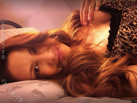 Shannon Elizabeth nude