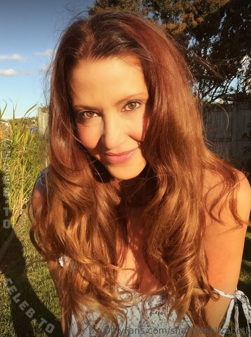 Shannon Elizabeth photo 3