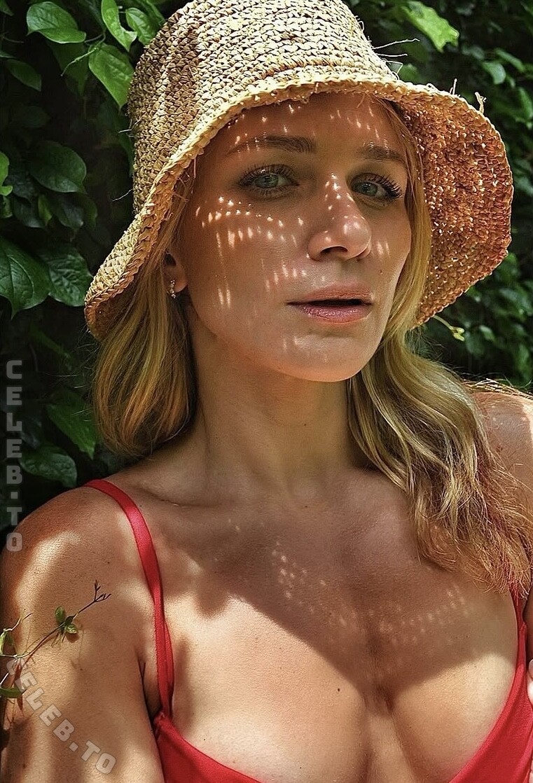 Shantel VanSanten nude photo 16