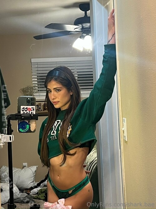 Shark Bae nude photo 10
