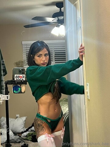 Shark Bae nude photo 18