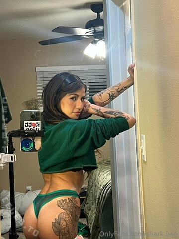 Shark Bae nude photo 8