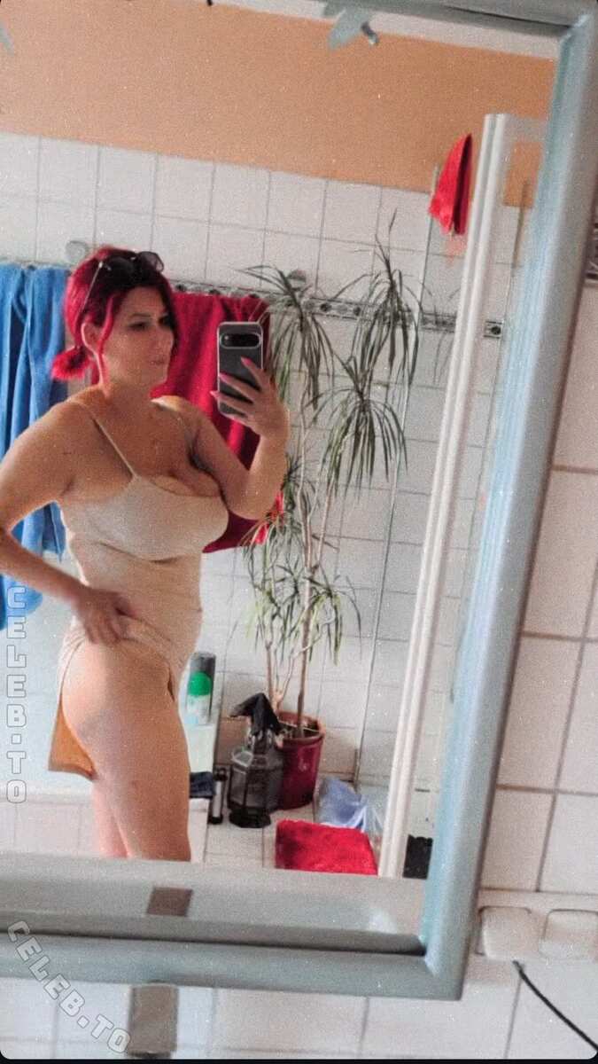 Shaxie nude photo 4