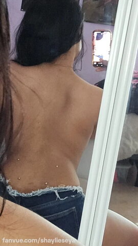 shaylieseya nude photo 8