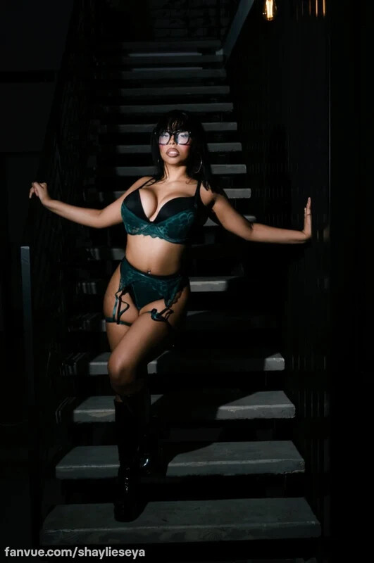 shaylieseya nude photo 13