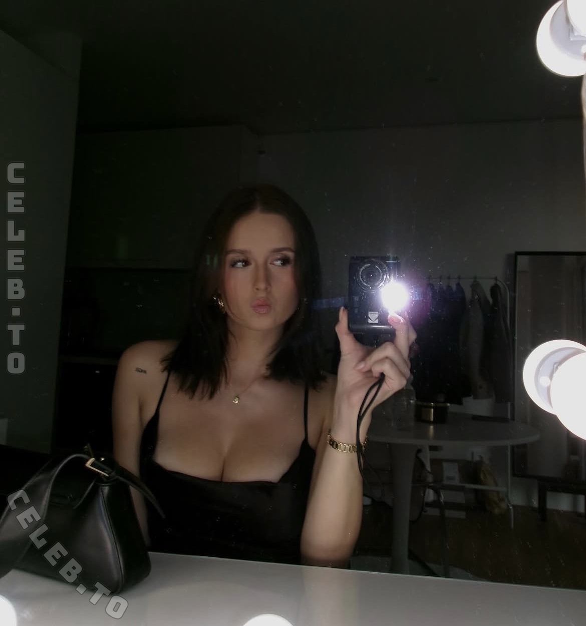 Sheila Gradascevic nude photo 3