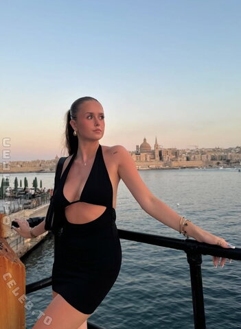 Sheila Gradascevic nude photo 4