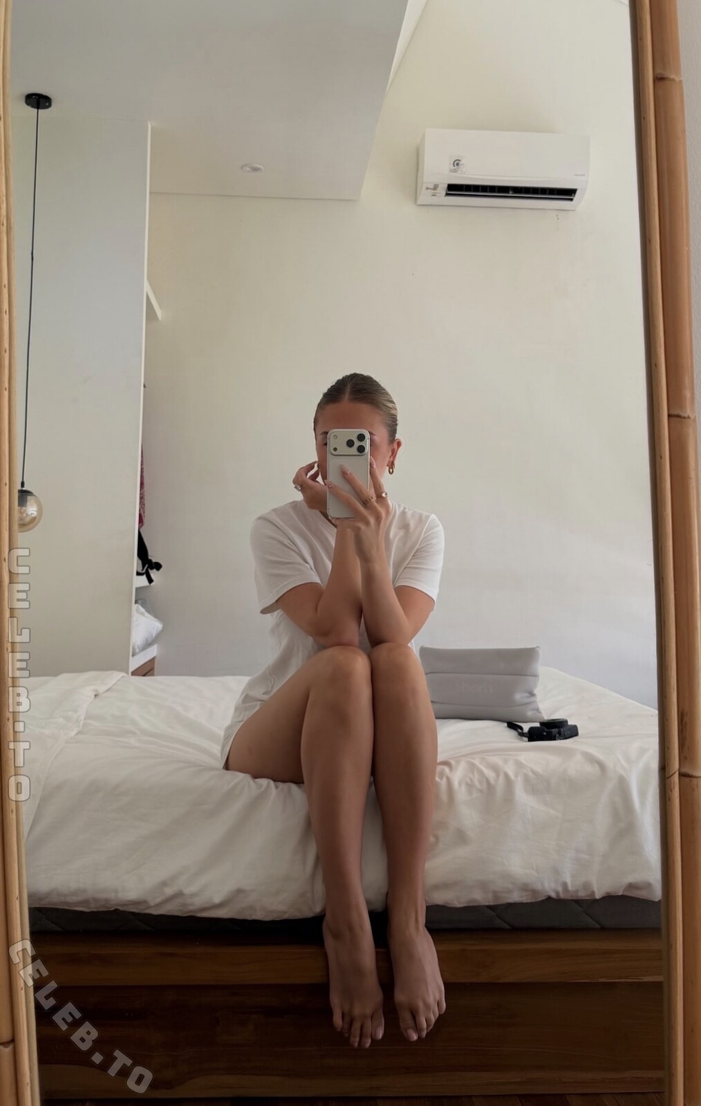 Sheila Gradascevic nude photo 8