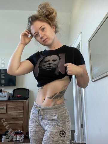 Shelby dueitt Sexy (2 photos)