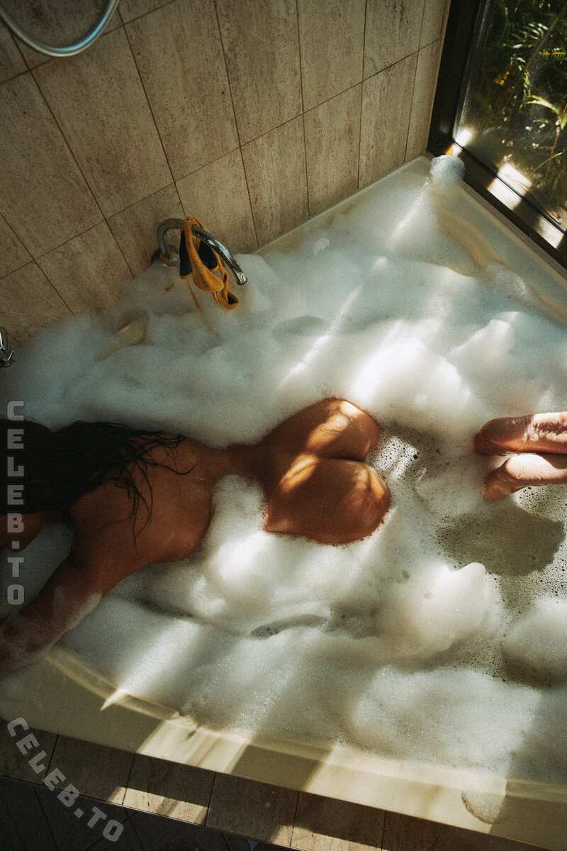 Shelby Lucisano nude photo 7