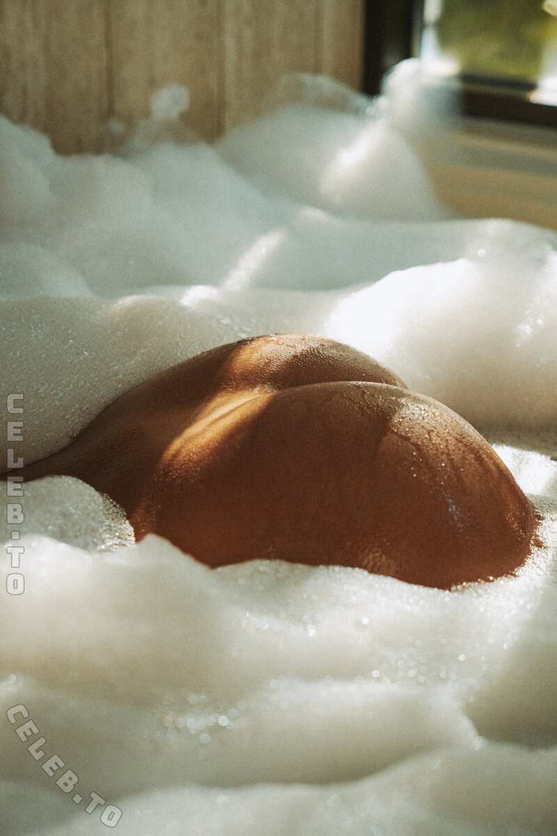 Shelby Lucisano nude photo 9