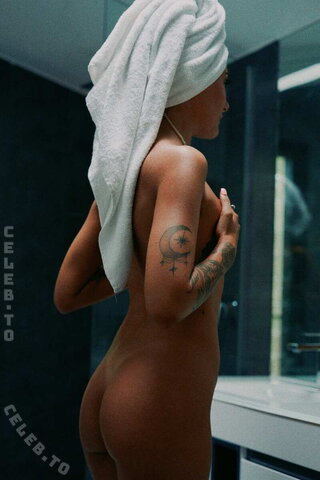 Shelby Lucisano nude photo 12