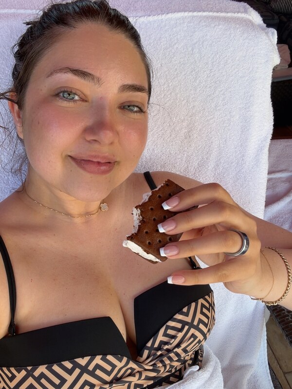 Shelby Young nude photo 2