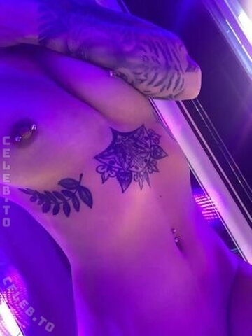 Shelbylovesit photo 1