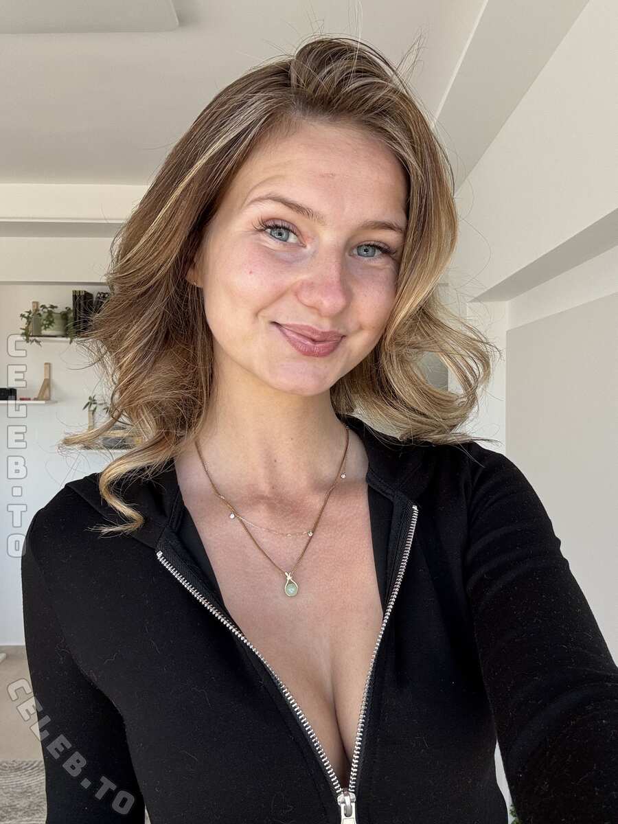 Shelley Thessyna nude photo 1
