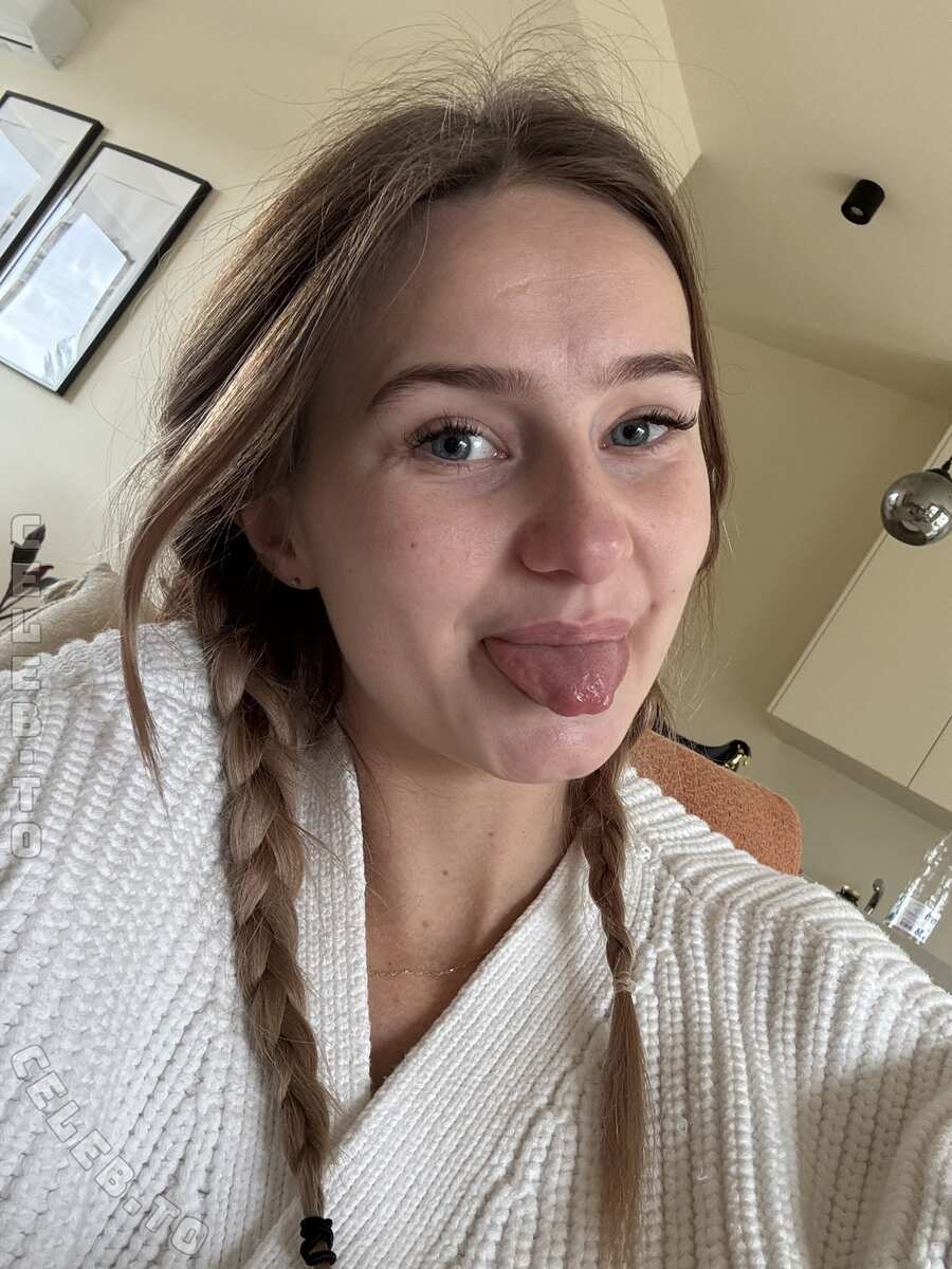 Shelley Thessyna nude photo 2