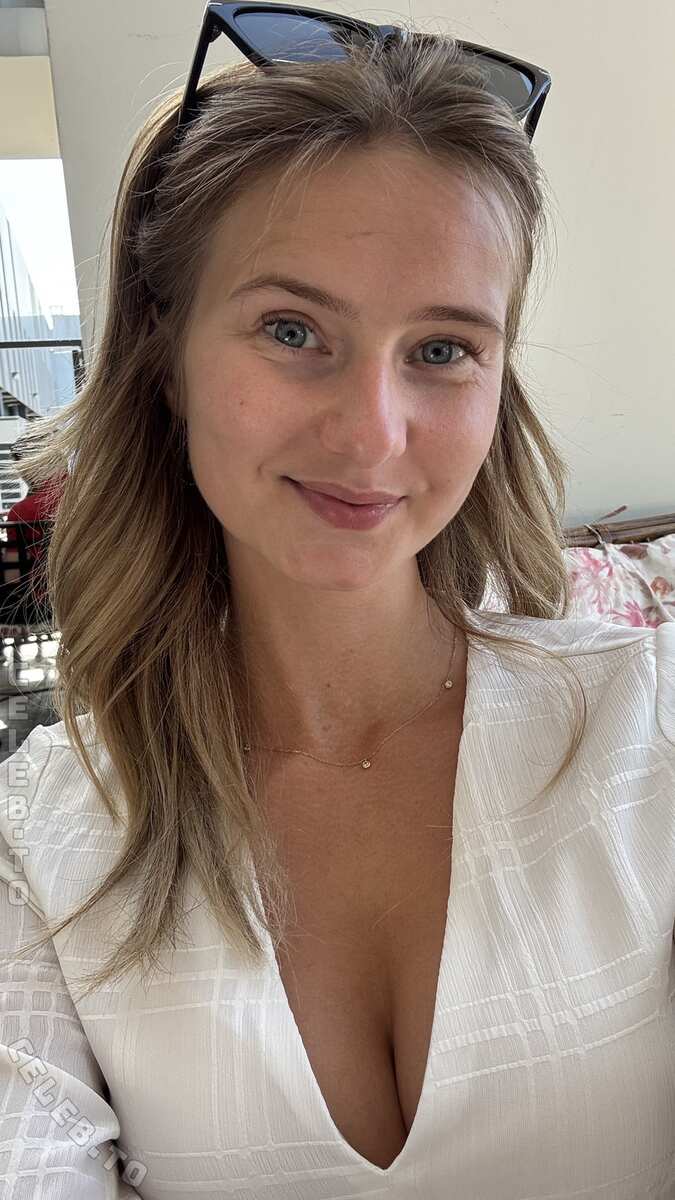 Shelley Thessyna nude photo 4