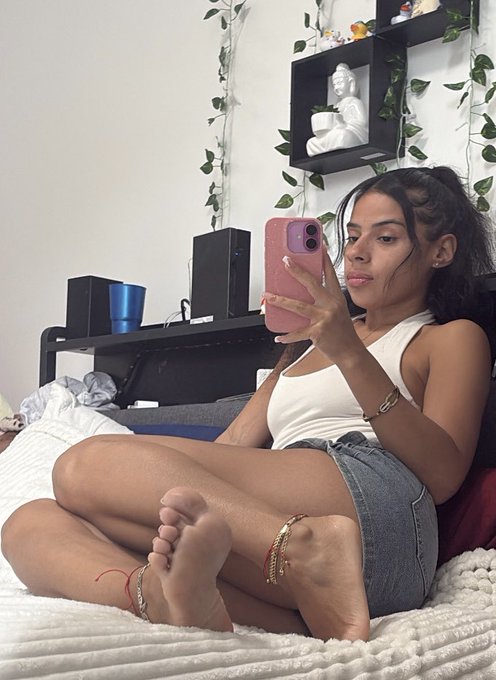 shexbeautiful nude photo 5