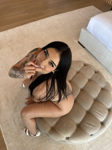 Shilynn Velez Sexy (1 photo)