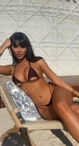 Shima.mndi nude photo 9