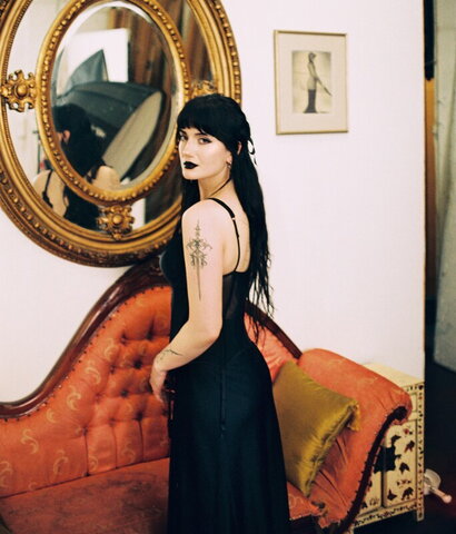 shira nude photo 4
