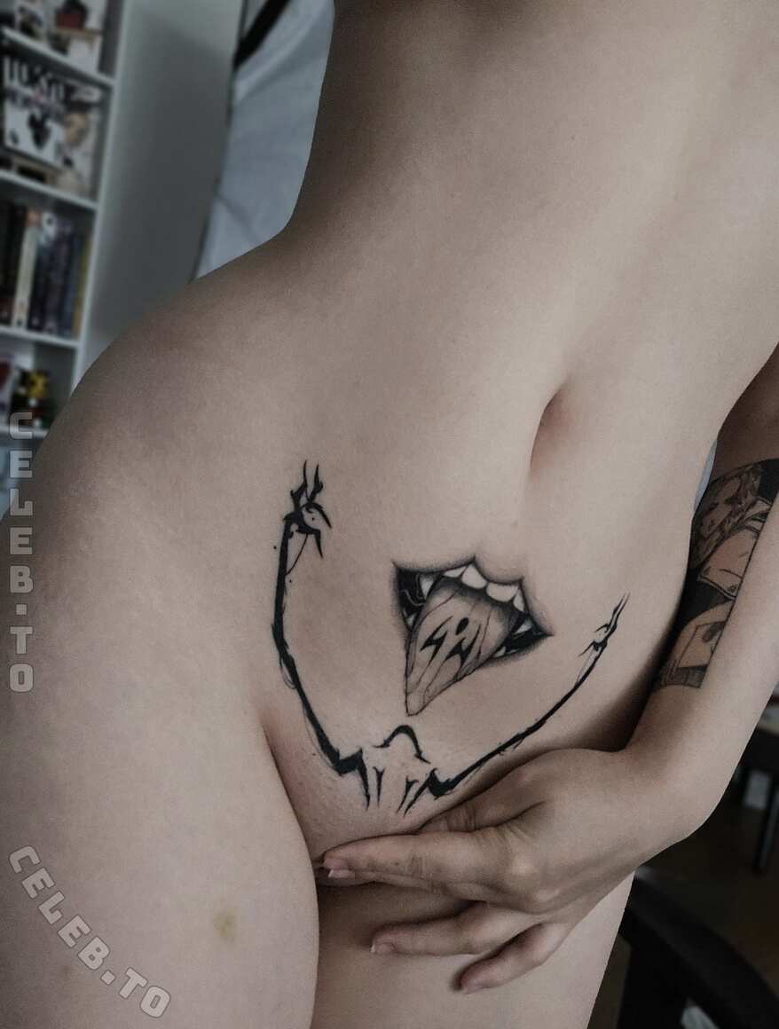 ShiroFuyu nude photo 1
