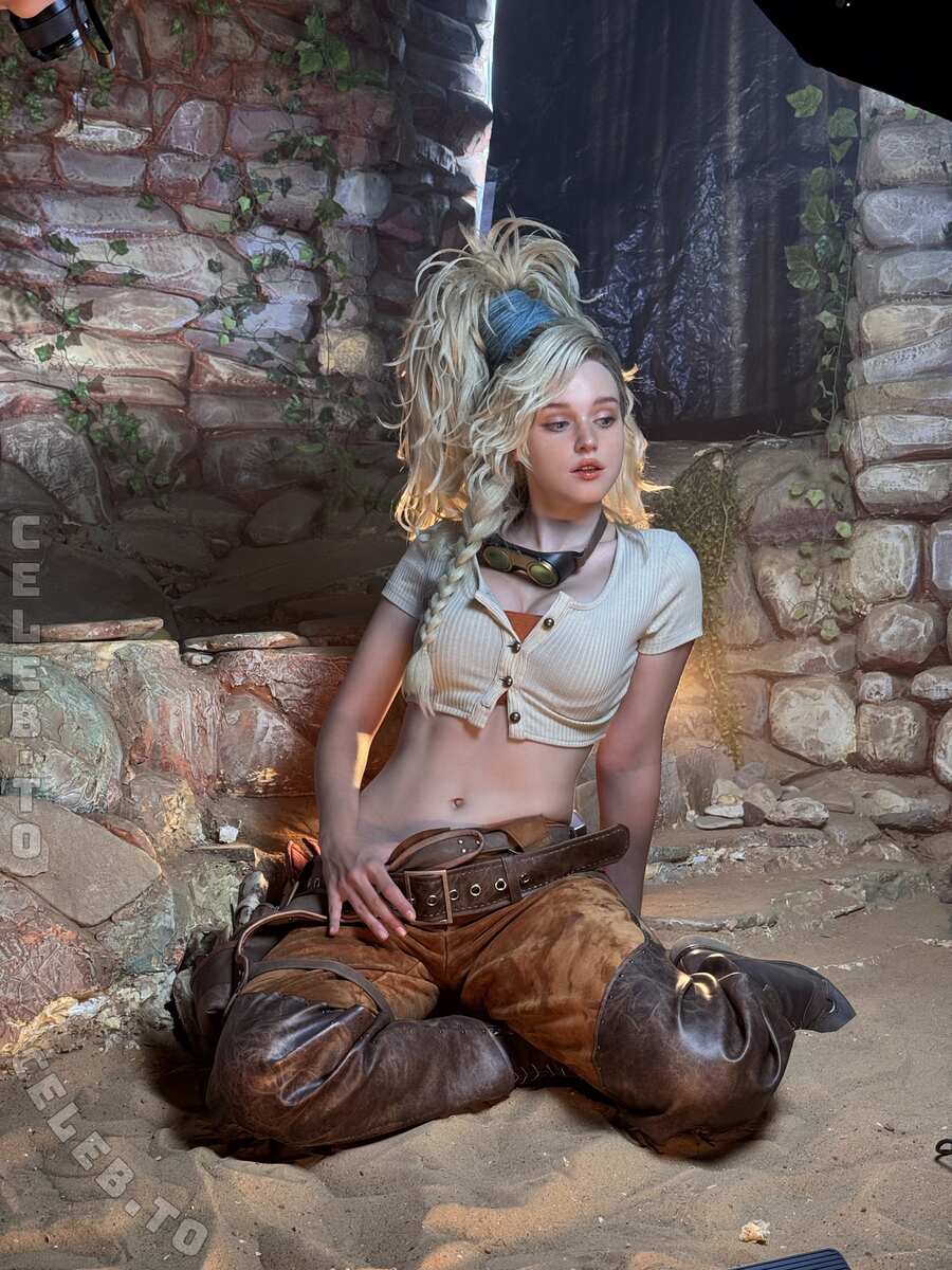 Shirogane-Sama nude photo 3