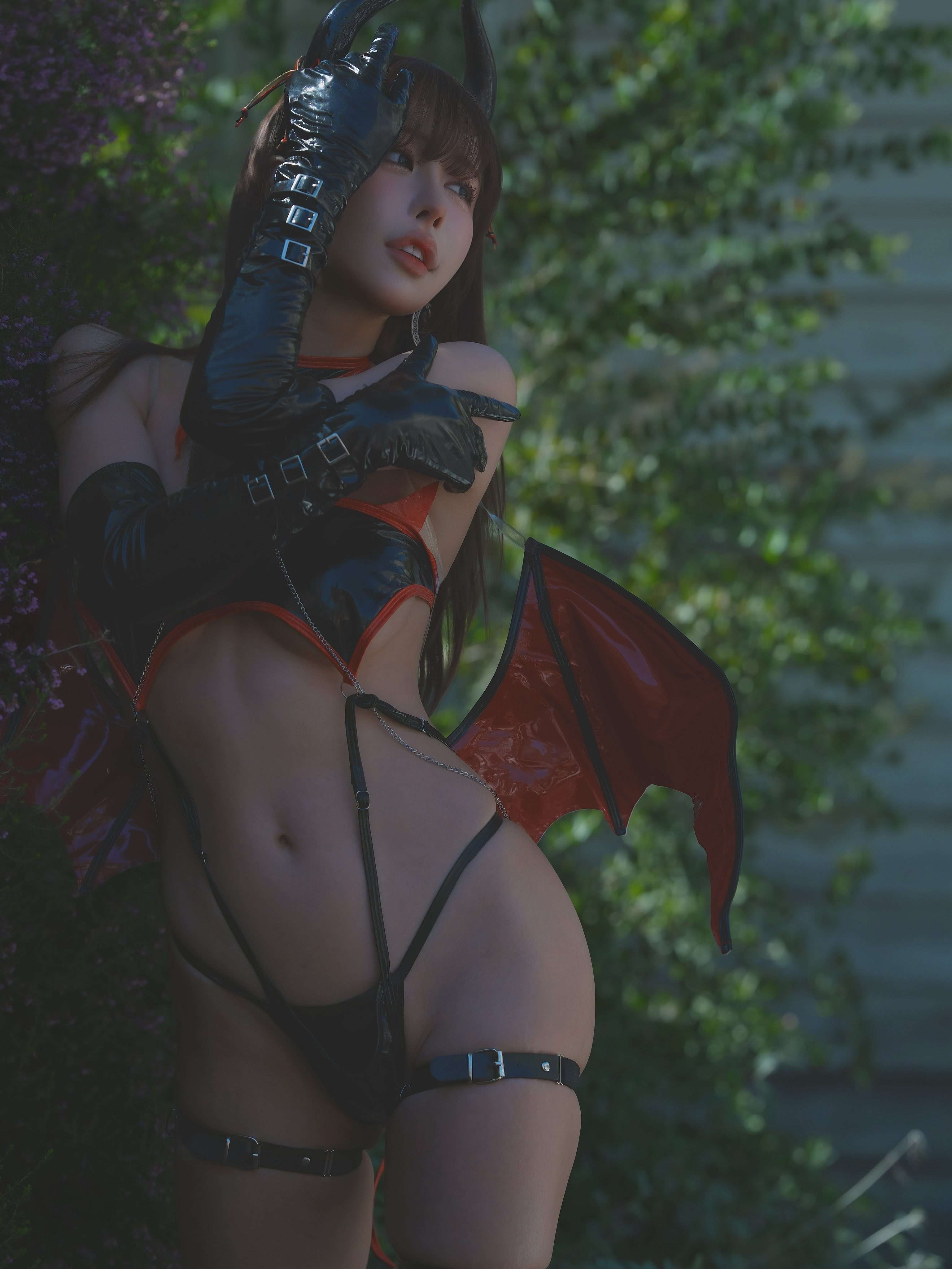 Shirotama Mai nude photo 2